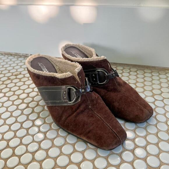 Brown suede mules with faux fur lining and buckle detail - Size 7.5 - Picture 1 of 5